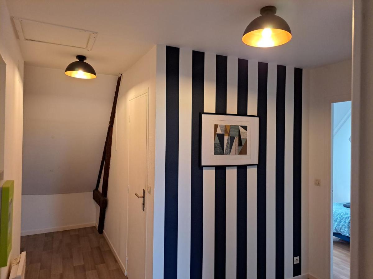 Suite Du Crypto - Vue Imprenable Sur La Place Du Forum Reims Buitenkant foto